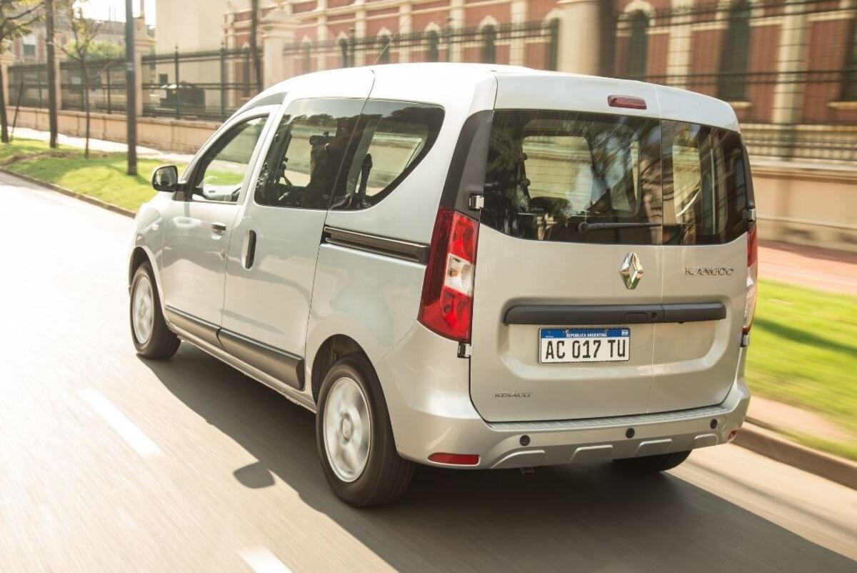 Nacida como un vehículo utilitario liviano, el Kangoo se caracteriza por su practicidad, ya sea en uso familiar o de pequeñas empresas. / Autocity