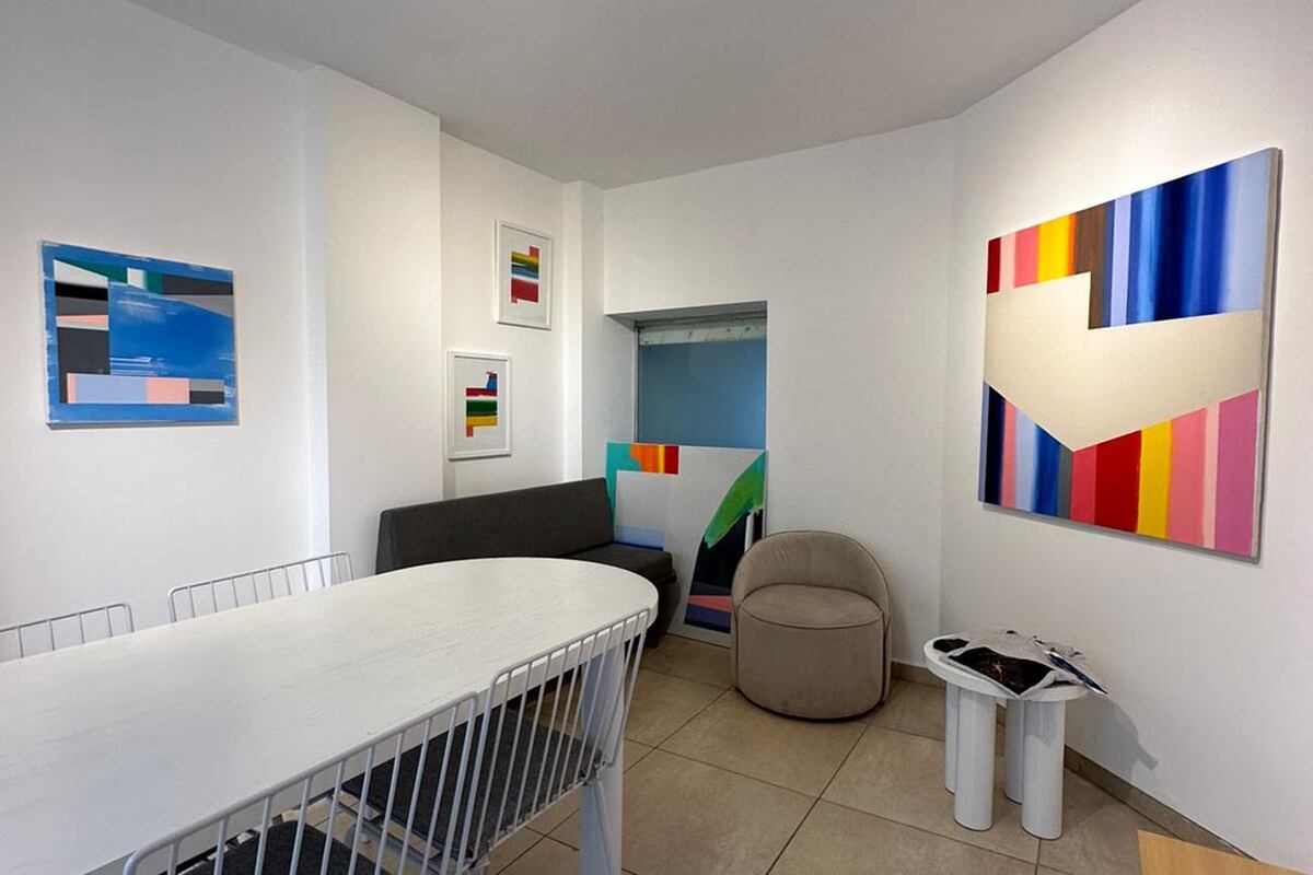 Los artistas, curadores y galeristas ofrecen el acompañamiento apropiado para definir la pieza adecuada.
