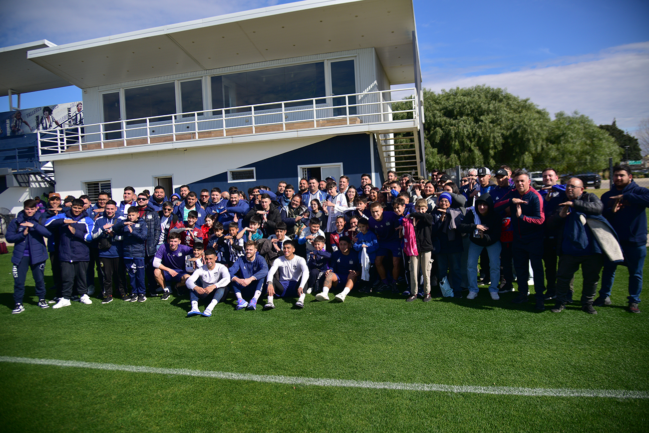 Experiencia Talleres para socias y socios. Pueden acceder a un entrenamiento del plantel profesional y tienen un momento de contacto con futbolistasFoto: Pedro Castillo / La Voz 
