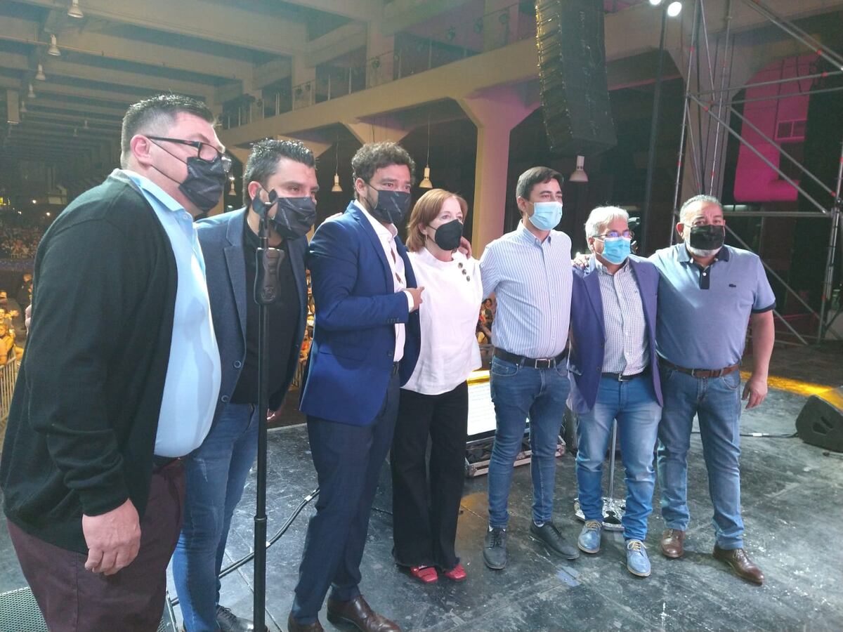 Reconocimiento. En su discurso, Alejandra Vigo agradeció a los trabajadores de Vigilancia su tarea esencial durante la pandemia de Covid. (Prensa Hacemos por Córdoba)