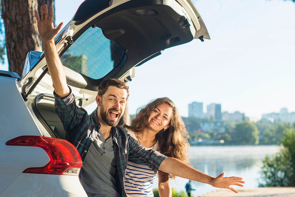 Uno de los errores más comunes en los viajes en autos es sobrecargarlo de peso. Se sugiere no exigir al vehículo en ese sentido.