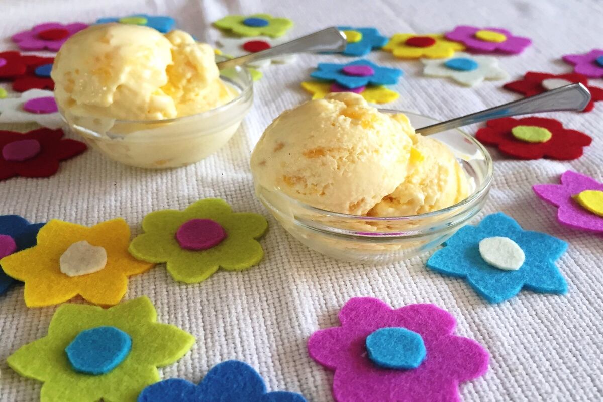 Helado casero de mango y yogur: la opción fresca y saludable para el verano sin azúcar.