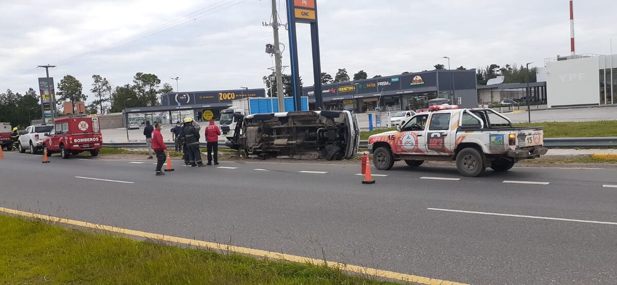 El accidente ocurrió sobre la E-53, en cercanías de Mendiolaza. (Defensa Civil Unquillo)