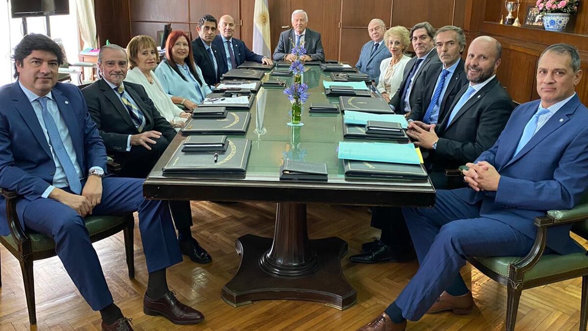 Integrantes de la camara de casación penal de la ciudad de Buenos Aires 
Hornos Borinsky slokar Figueroa