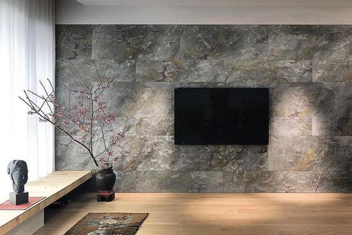 Piedra y madera en tonos claros para ambientes despojados que permiten la circulación de energía positiva. Foto: Pinterest / Ferrocons