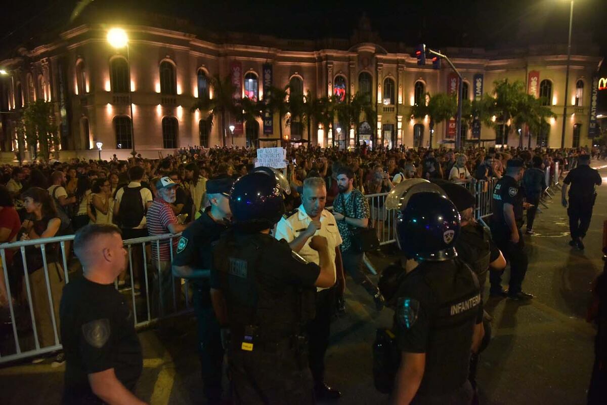 cacerolazo en patio olmos