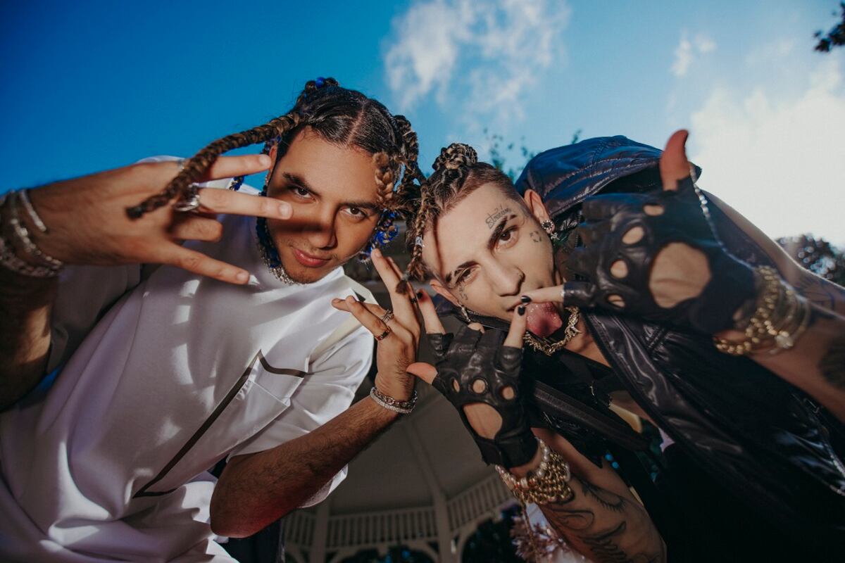 El productor y artista colombiano junto al trapero argentino Luego de trabajar con grandes figuras de la música juvenil, el joven comienza a apostar a su carrera musical tras el éxito “Medio Crazy” junto al trapero argentino Khea. (Gentileza prensa).