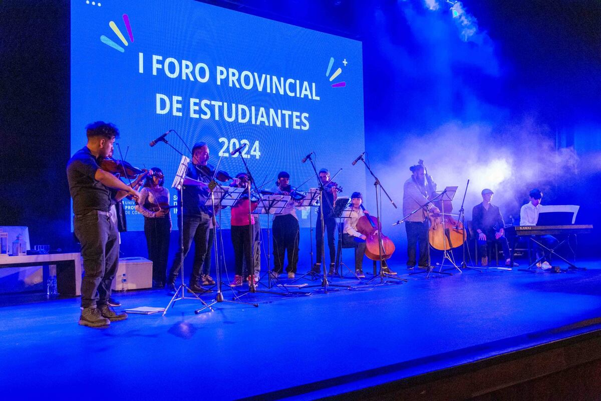 El primer Foro Provincial de Estudiantes convocó alumnos de las once regiones de nuestro territorio.