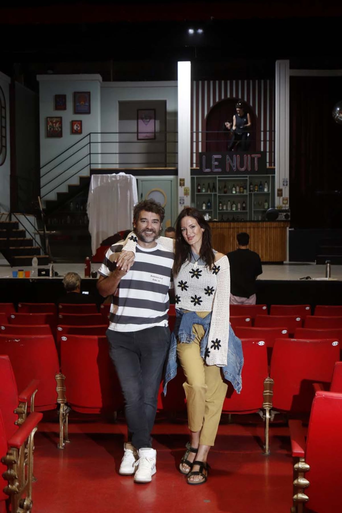 Paula Chaves y Peter Alfonso en el teatro en Villa Carlos Paz (La Voz)