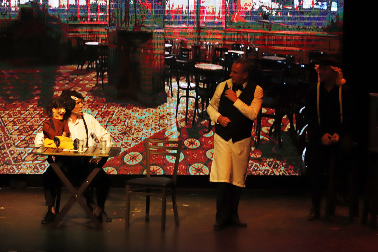 Mauro Villaverde es el ventrílocuo que le da voz al personaje del muñeco Pirulo, y junto a Gerardo Coniglio, protagonizan Pirulo Titánico en el Teatro del Sol 1 de Villa Carlos Paz.  (La Voz)