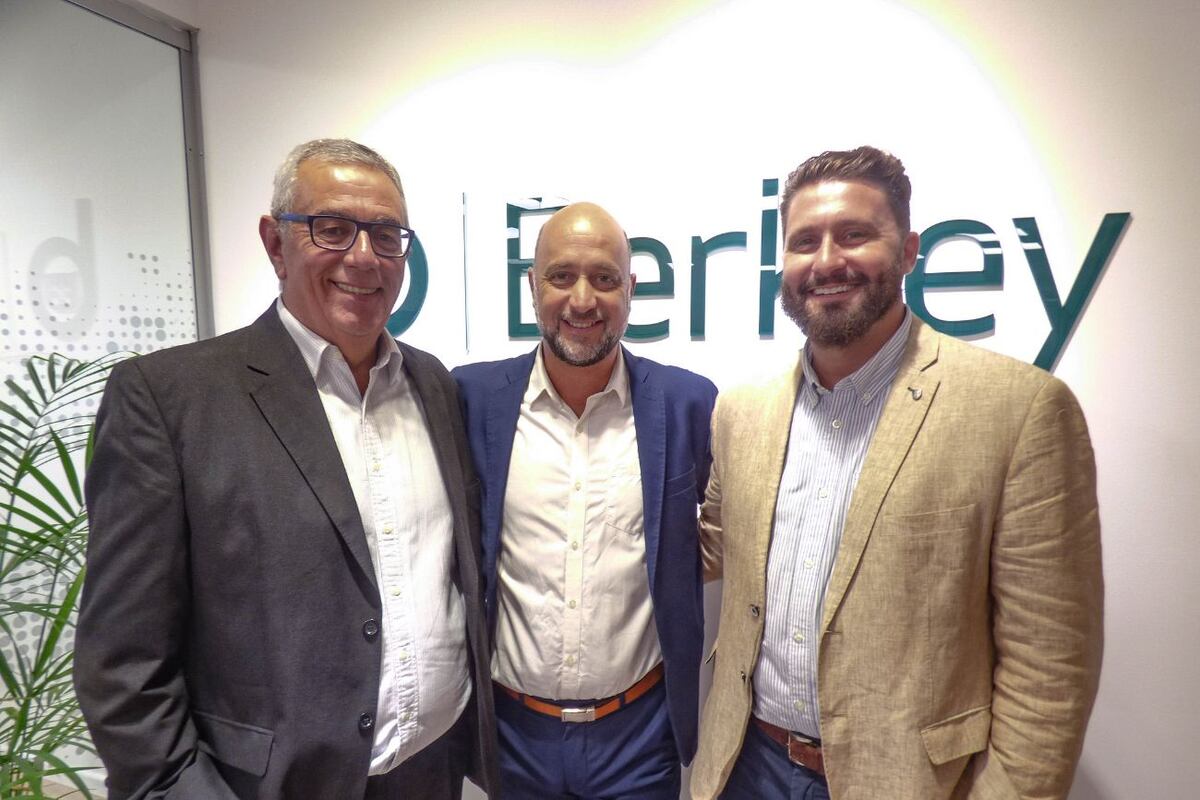 Claudio Allende, Lucas Williams, Santiago Llobet