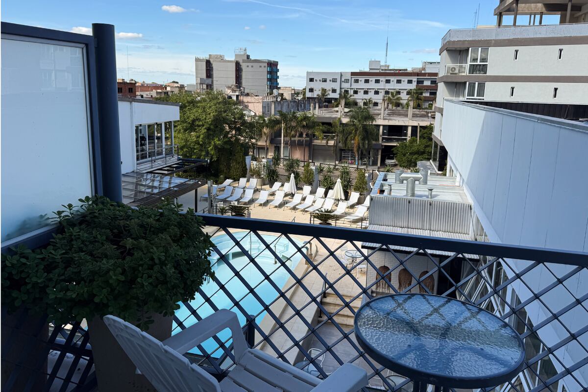 Desde la Torre principal, las habitaciones ofrecen una vista privilegiada a las piletas termales. Un plus para quienes disfrutan del agua desde que amanece hasta que anochece.