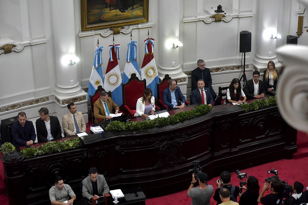 Prunotto de regreso de sus vacaciones en la vieja Legislatura en la sesión del 24 de marzo. (Facundo Luque / La Voz)
