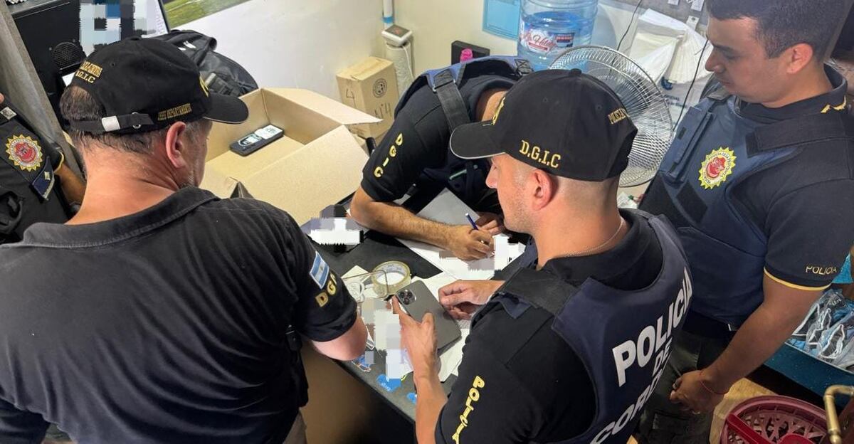 El hincha fue detenido con una pistola 9 milímetros cargada en inmediaciones del club Belgrano de Córdoba. (Policía)