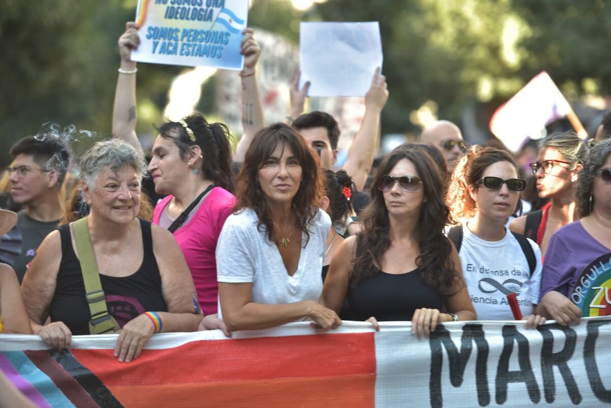 Marcha Antifascista en Córdoba, bajo un intenso calor. (Facundo Luque / La Voz)