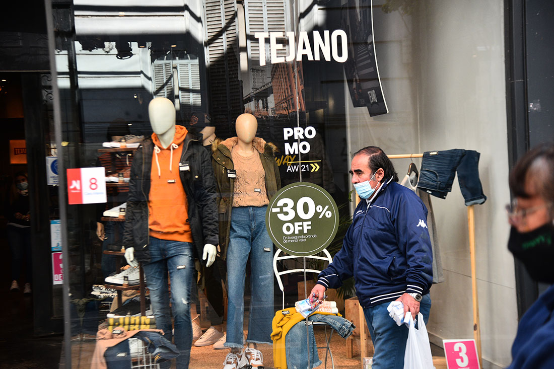 El precio de la ropa de invierno viene con fuertes alzas de precio. (Pedro Castillo)