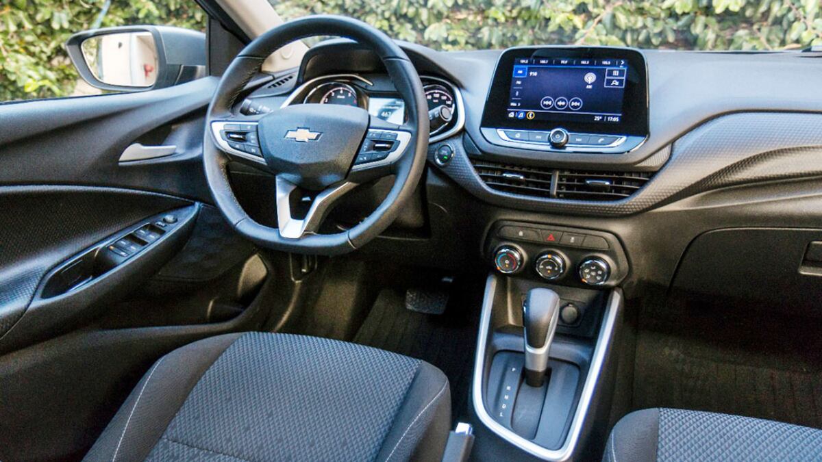 Interior Chevrolet Onix 2021 LTZ AT 6 marchas. / Mundo Maipú
