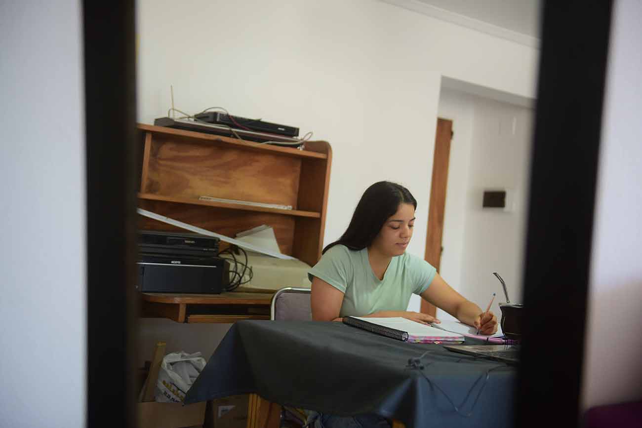 Florencia Veloso (23), estudiante de Psicología en la UNC. (José Gabriel Hernández / La Voz).