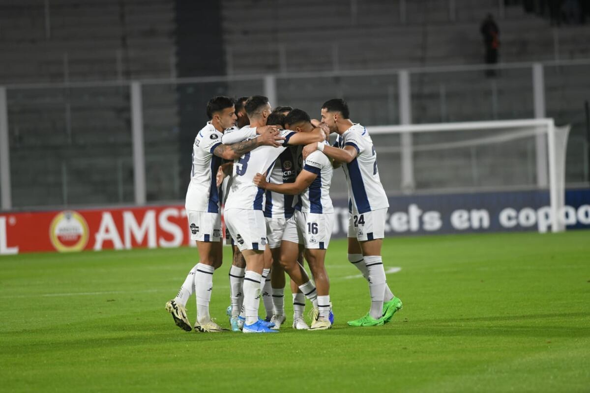 Talleres superó 3-1 a Barcelona de Ecuador en el Kempes. (Javier Ferreyra / La Voz)