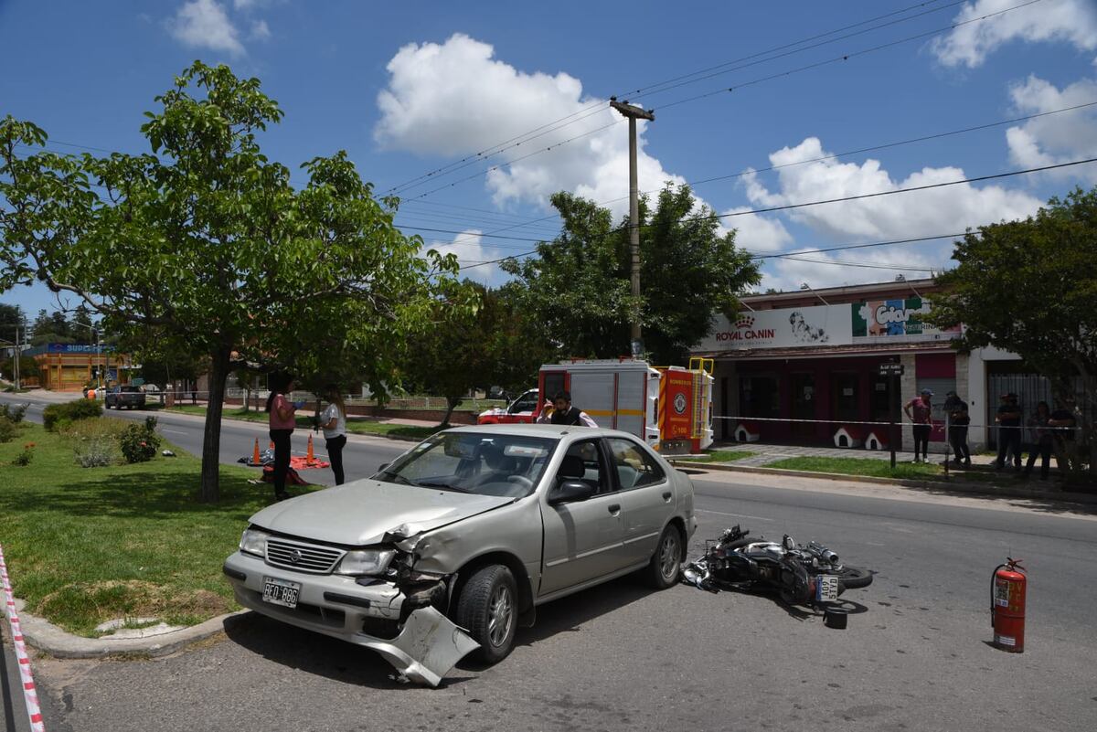 Siniestro vial fatal en la ruta 38, a la altura de Villa Giardino, con un motociclista muerto. (La Voz)