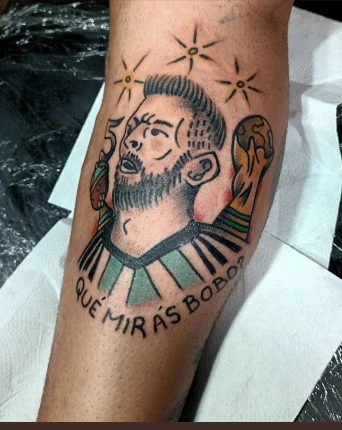 Los peores tatuajes de Lionel Messi realizados a los hinchas argentinos.