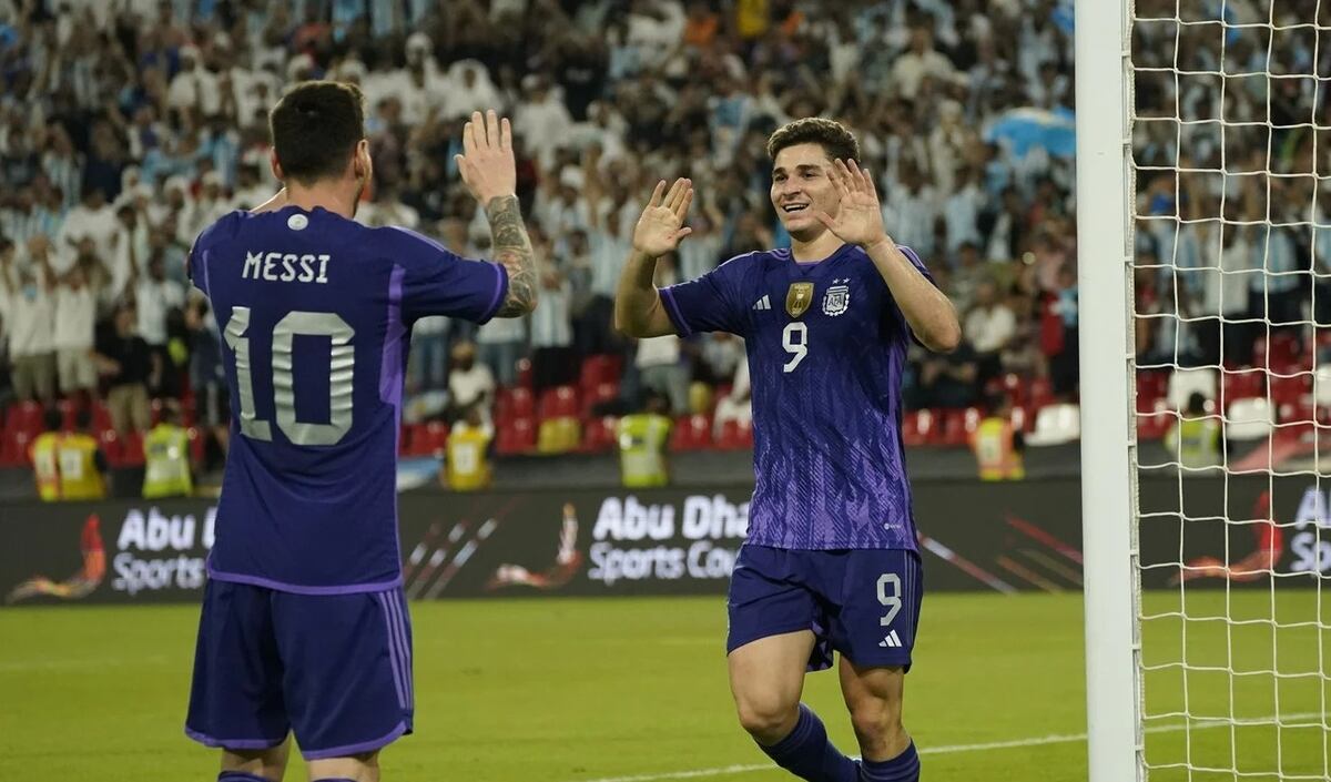 Julián Álvarez llega en un gran momento al Mundial. (AP)