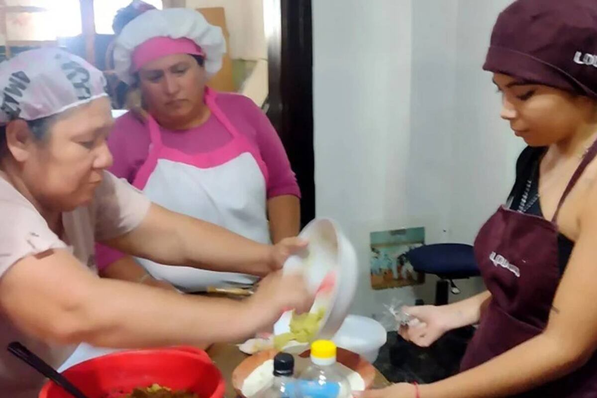 La universidad de La Plata elabora galletitas saludables para los comedores de la región. (Prensa UNLP)