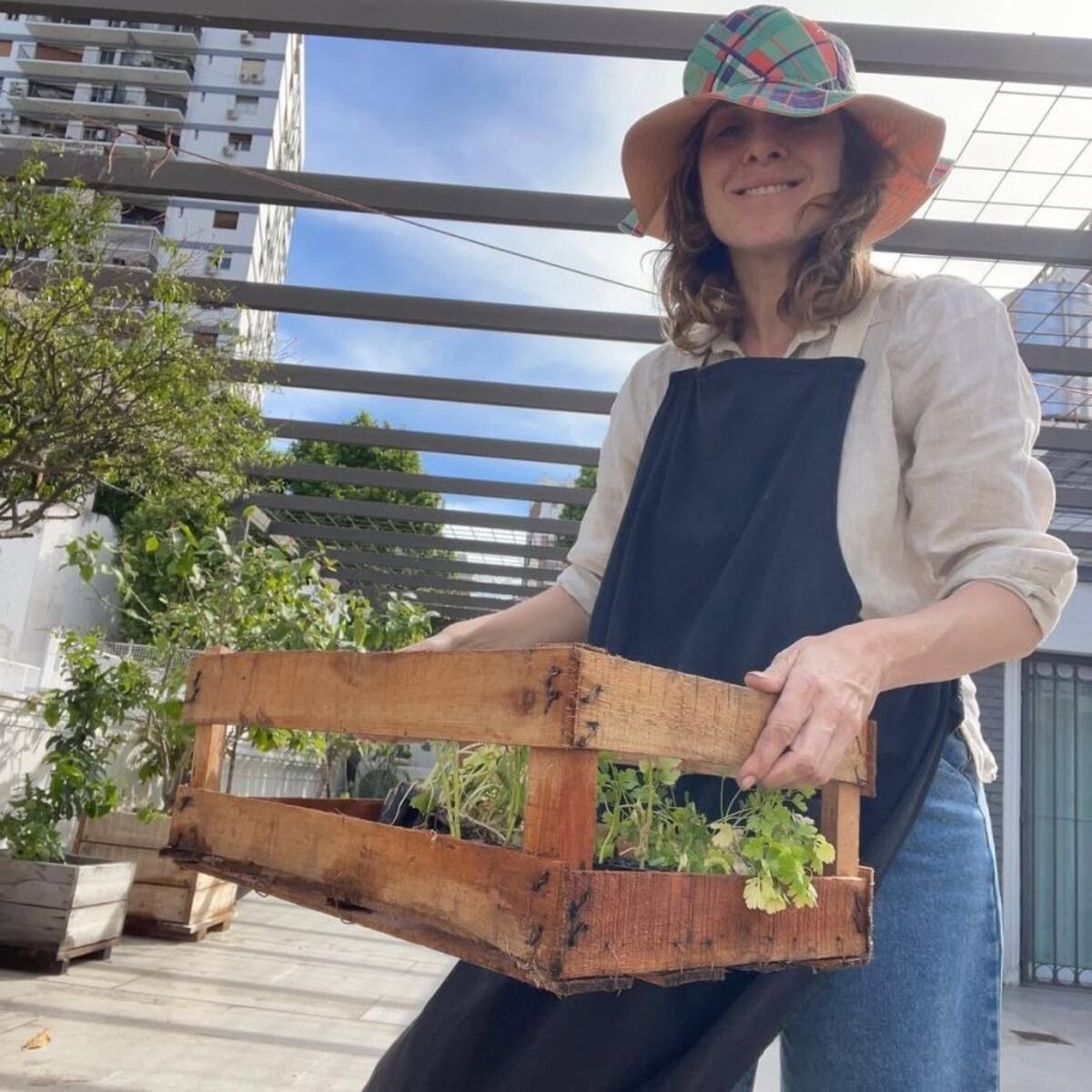 Así es la casa sustentable de Carla Peterson y Martín Lousteau: vintage, plantas y huerta propia