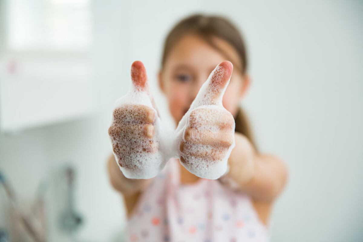 Una de las recomendaciones para evitar contagios es el lavado de manos. Foto: stock.adobe.com / Sanatorio Allende