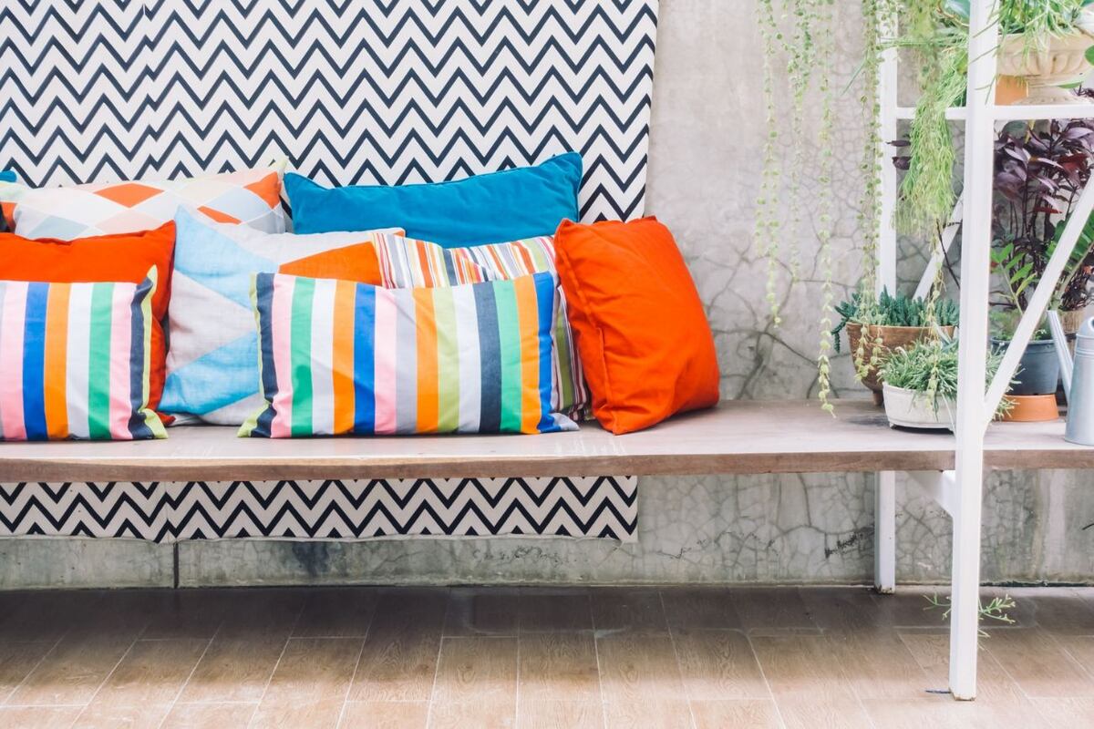 Los textiles aportan personalidad y calidez a cualquier ambiente. Freepik.