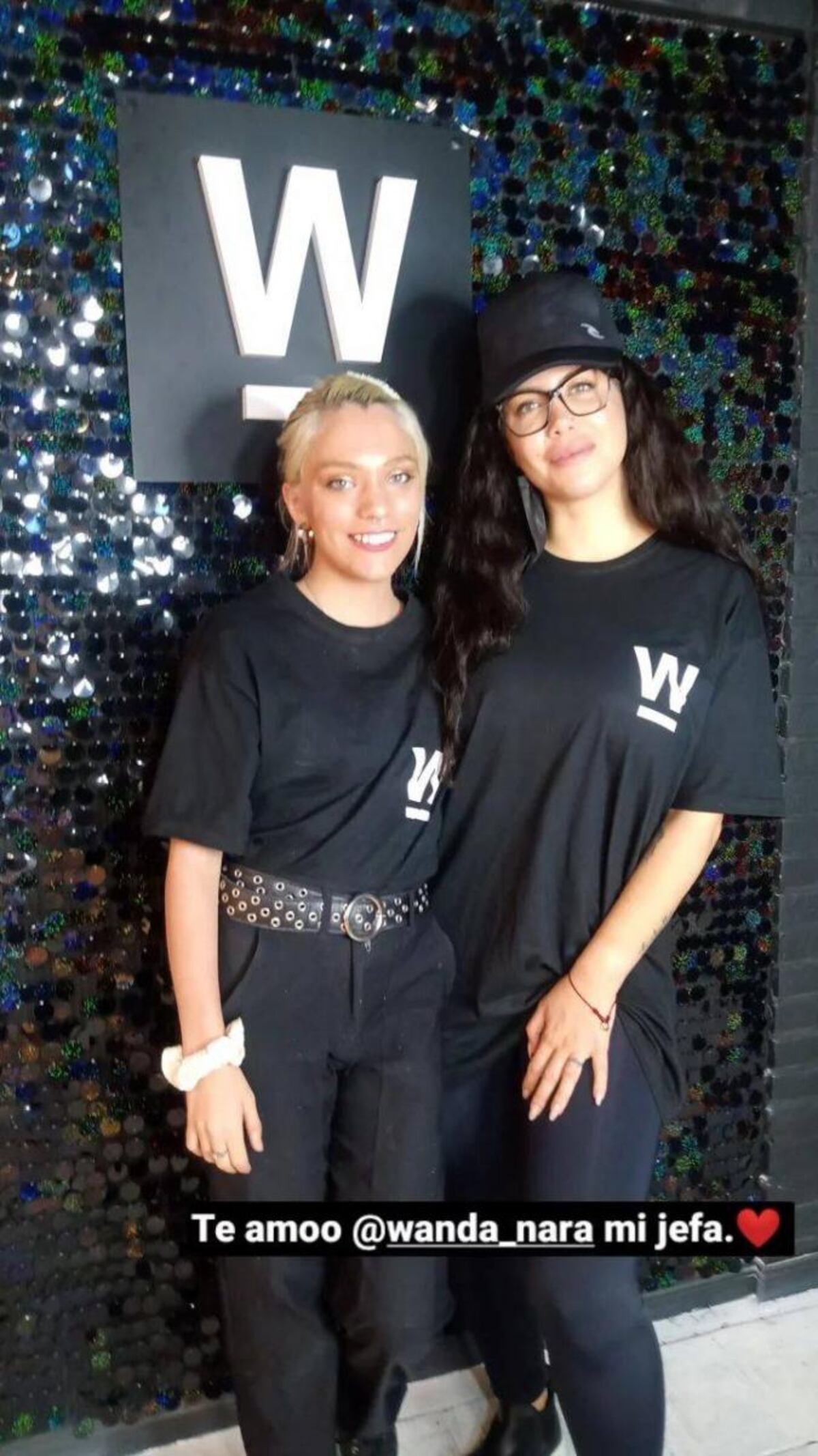 Wanda Nara con su look de "vendedora"