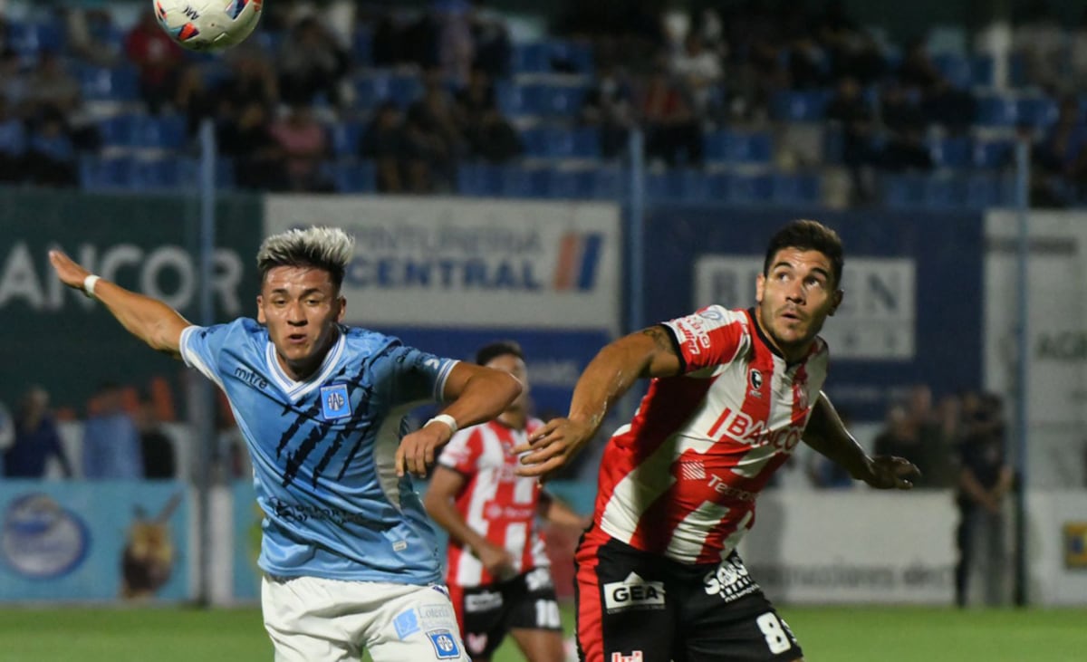 Instituto y Estudiantes repartieron puntos en el 2022. (Foto: Tomy Fragueiro).