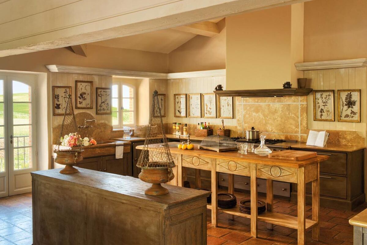 Detalle. Un mueble de madera maciza provoca ese aspecto natural que todo hogar debe tener.