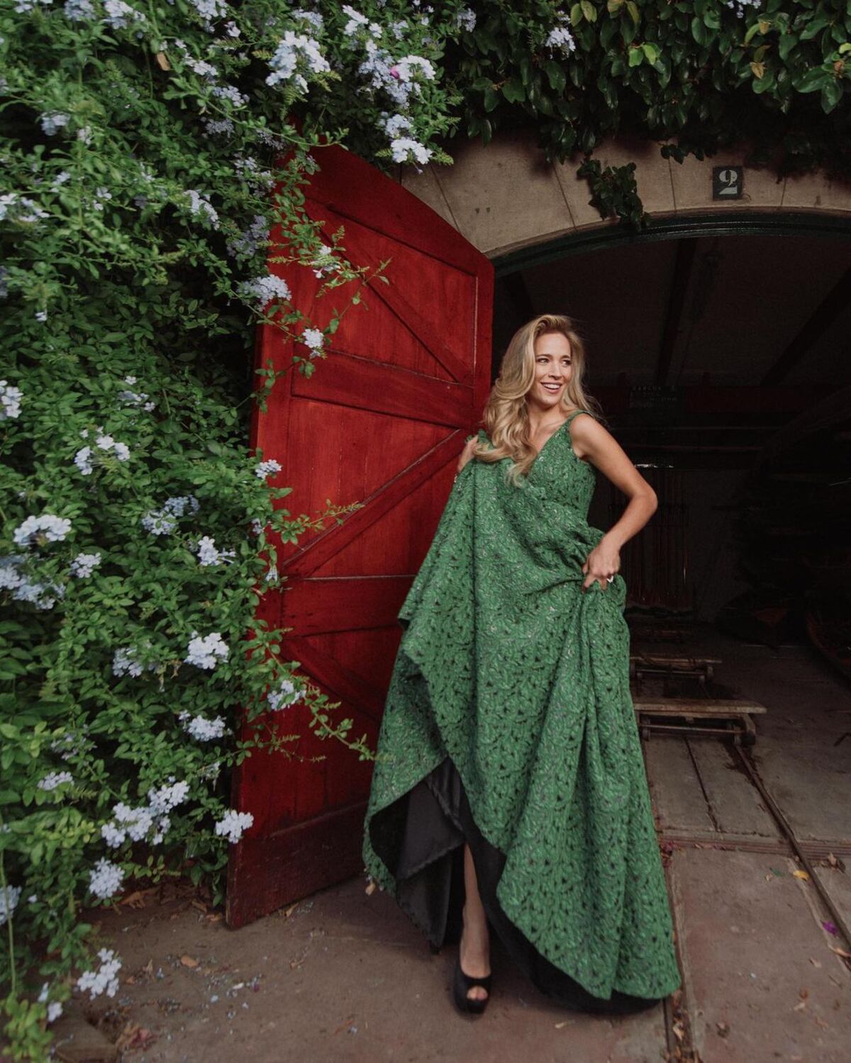 Luisana Lopilato eligió un vestido del diseñador Santiago Artemis
