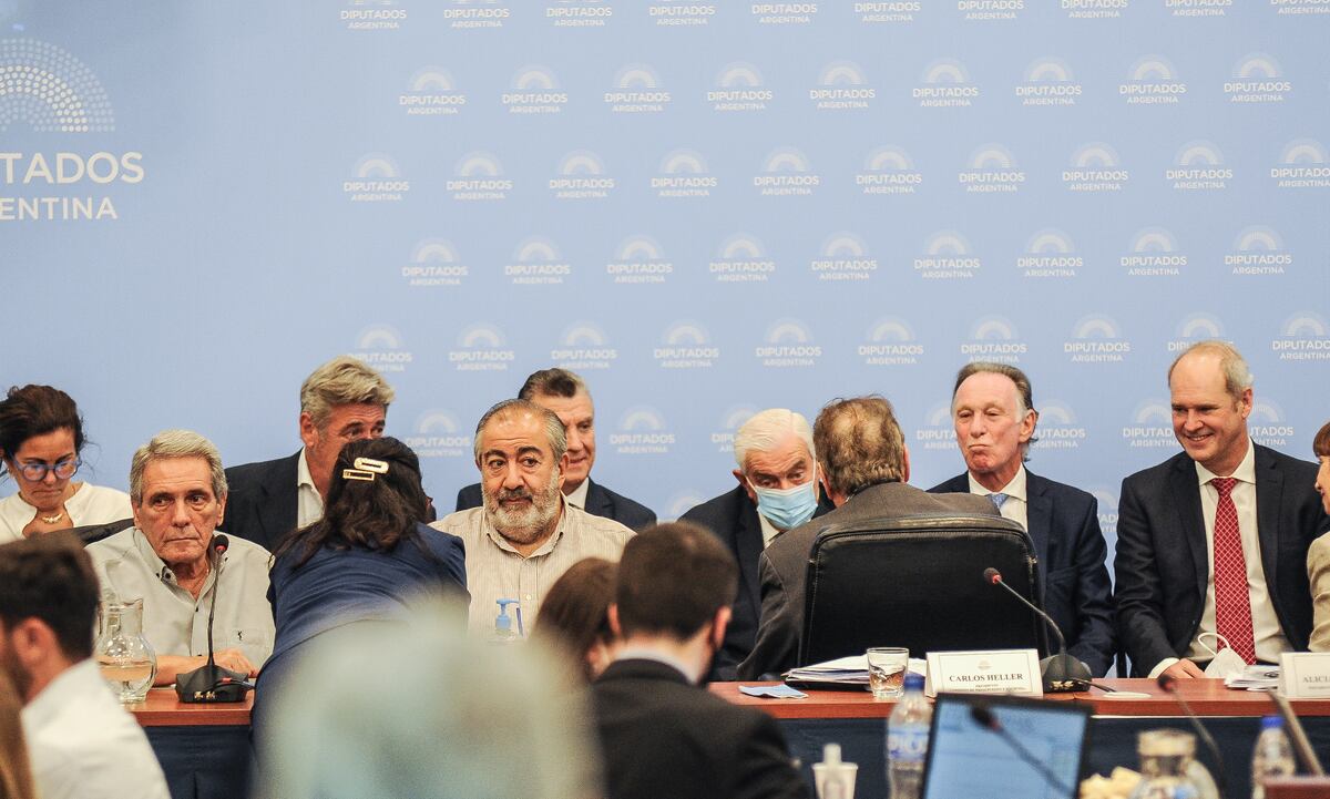 También estuvieron dos de los tres secretarios generales de la CGT, Héctor Daer y Carlos Acuña. Ambos pidieron que se apruebe el acuerdo. Foto.