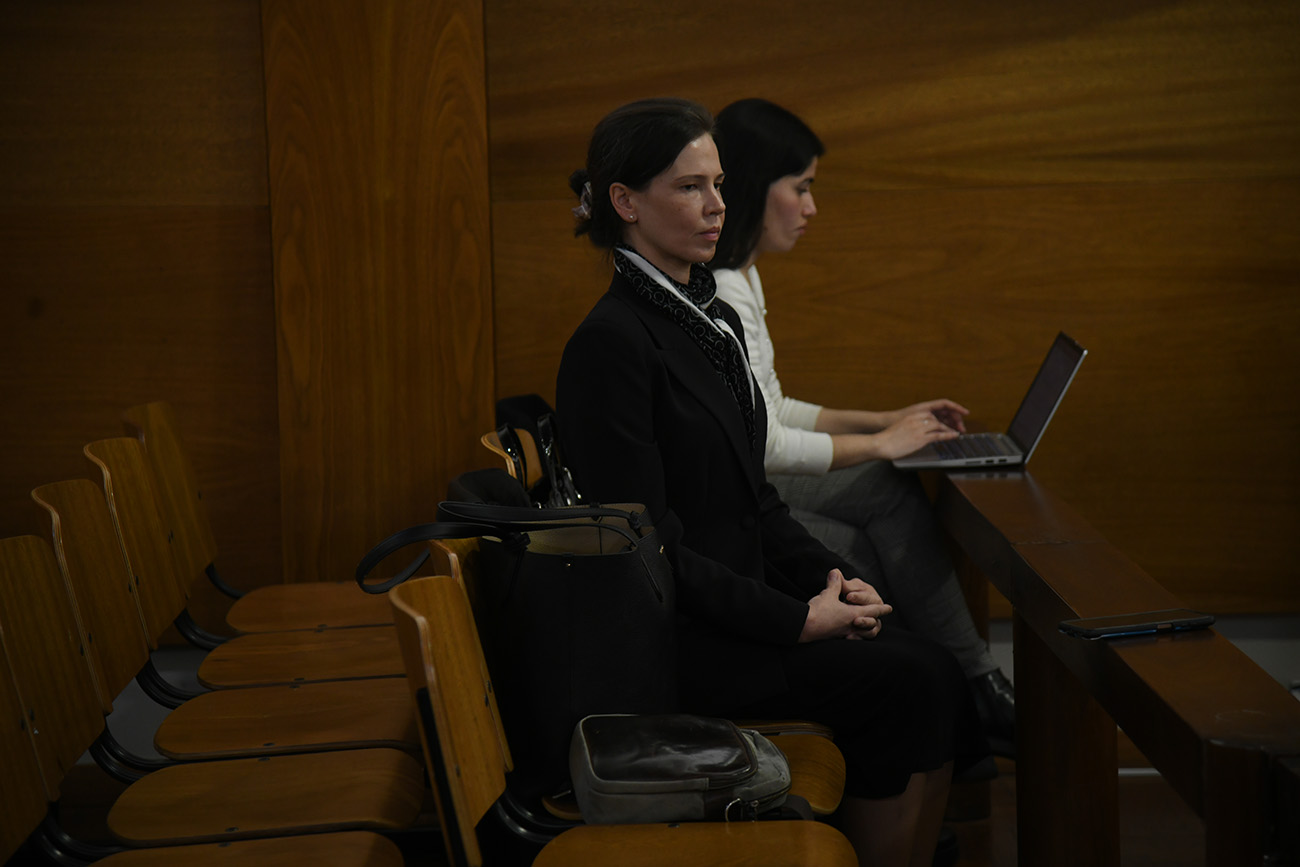 Serena. La querellante Rasstegaeva presencia el juicio en silencio. (Ramiro Pereyra /La Voz)