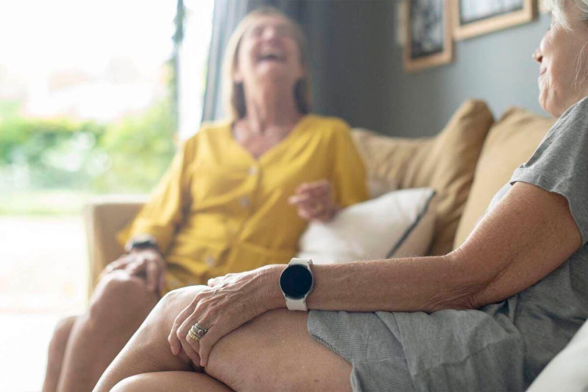 El aliado perfecto para monitorear la salud y brindar seguridad las 24 horas a los adultos mayores.