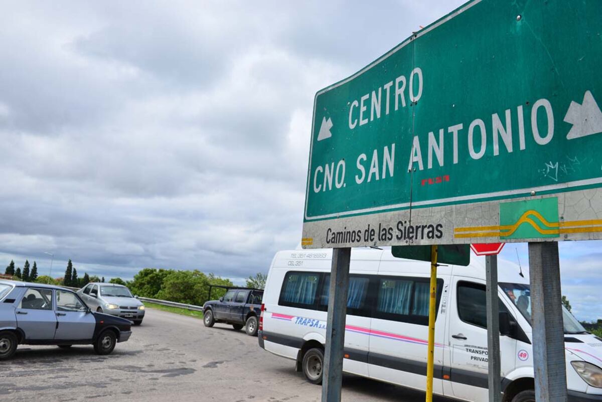 Los cruces más peligrosos en la circunvalación. Cruce hacia el centro y camino a san antonio. ( Jose Gabriel Hernandez)