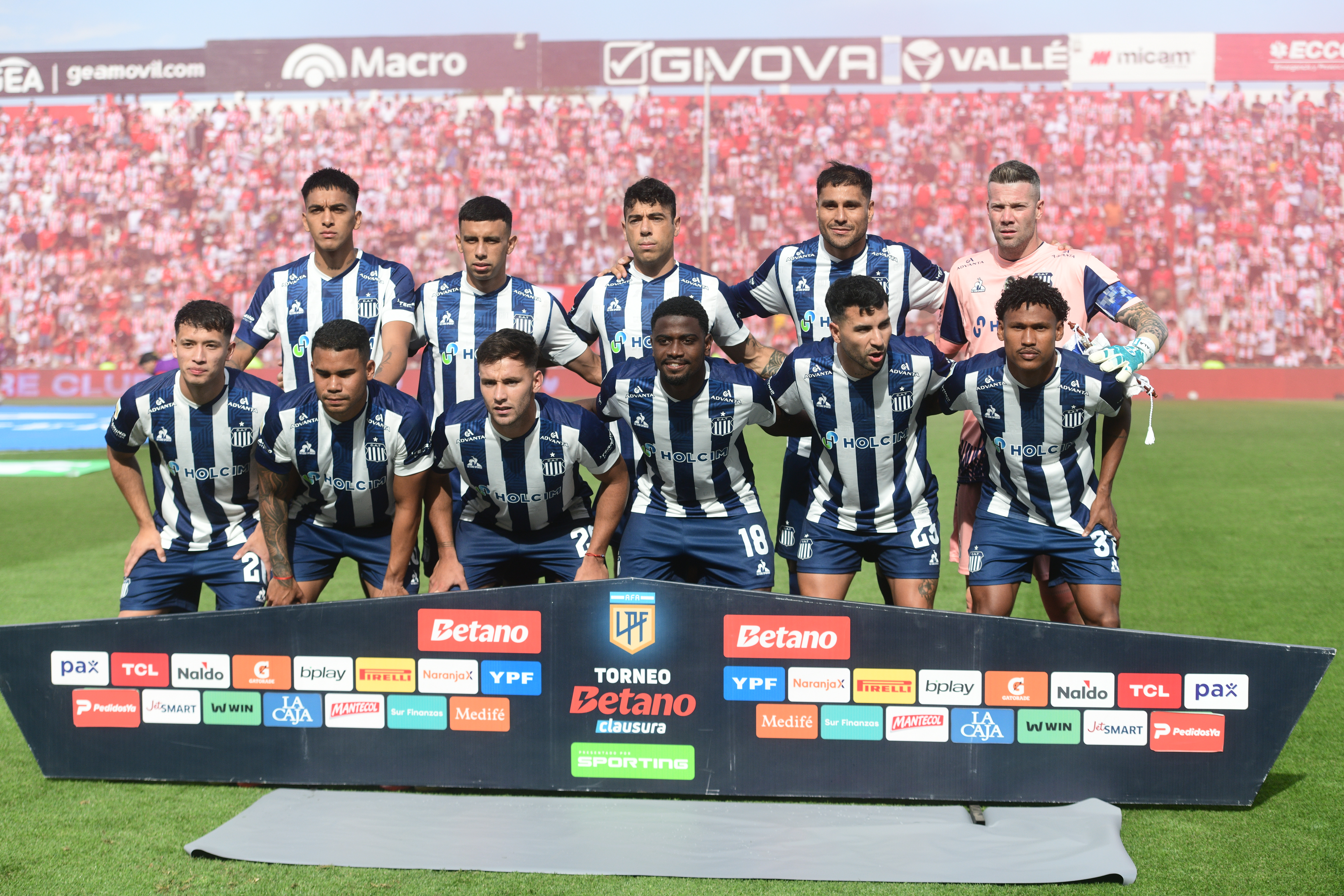 En la cancha de Instituto en Alta Córdoba Instituto y Talleres jugaron un partido intenso por la última fecha de la LPF. (Javier Ferreyra/ La Voz)