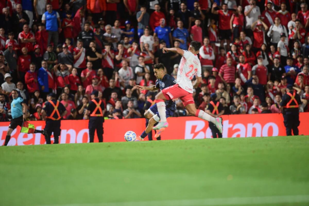 Independiente Rivadavia y Argentinos se enfrentaron en la cancha de Instituto por la final de la Copa Argentina. (Javier Ferreyra / La Voz)