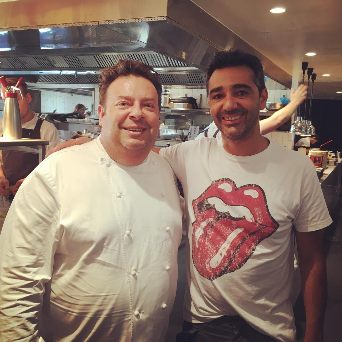 Miguel Escalante junto a uno de los chef más influyentes de Australia, Peter Gilmore. (Gentileza)