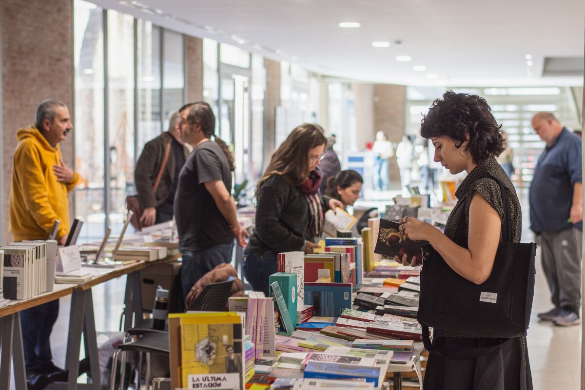 La UPC lanza su propia colección de libros de Derechos Humanos por el aniversario 50 del golpe militar.