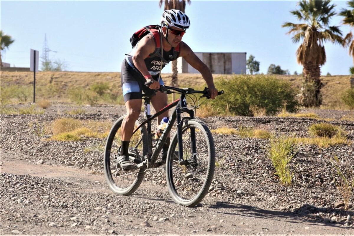 Pablo Pomata volvió al ciclismo de montaña, deporte que practicaba antes de sufrir el ACV que lo limitó la movilidad en su mano derecha. (XTerra Argentina)