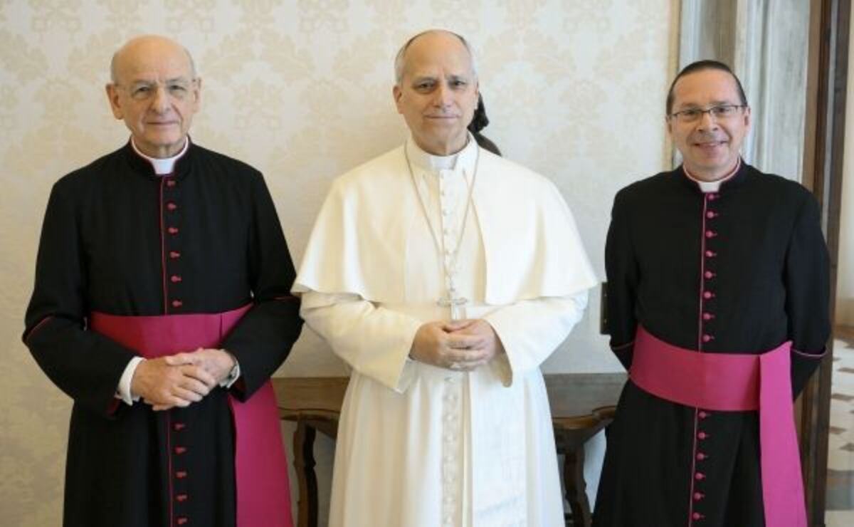 El Papa León XIV junto a Fernando Ocáriz y Mariano Fazio. (Opus Dei)