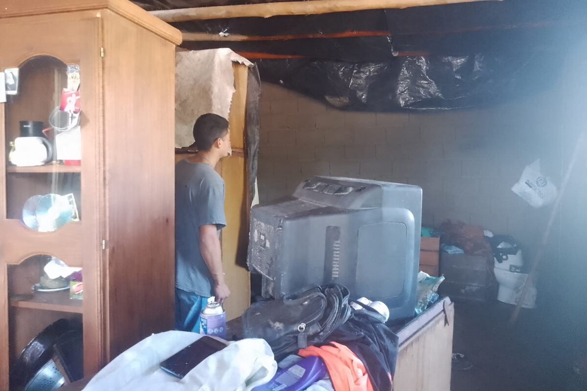 Vecinos de barrio San Juan Anexo aseguran que se formó un remolino de viento (LaVoz).