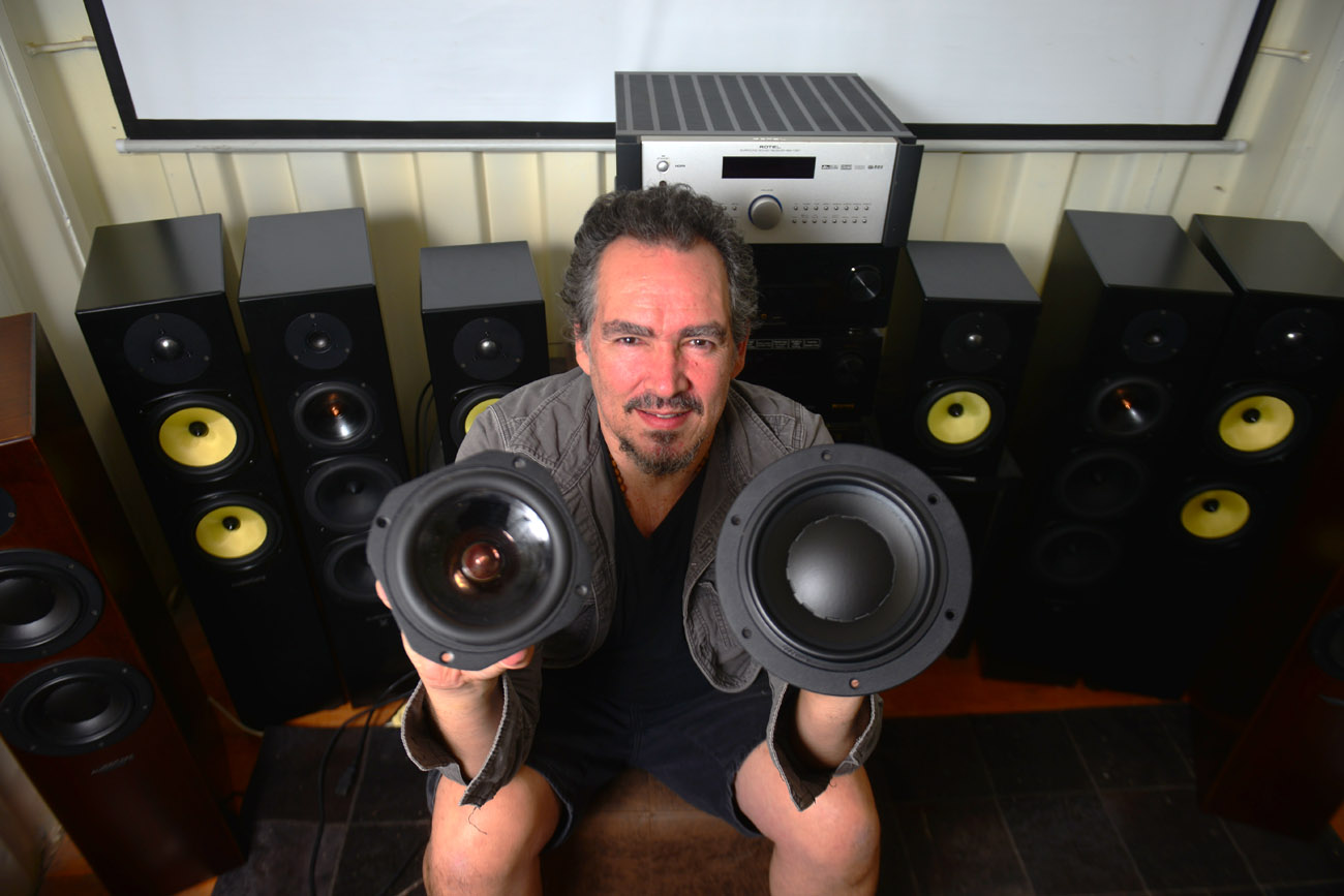 Máximo Cornet, de AudioCord, fabrica parlantes y monitores high end.  (Nicolás Bravo / La Voz)