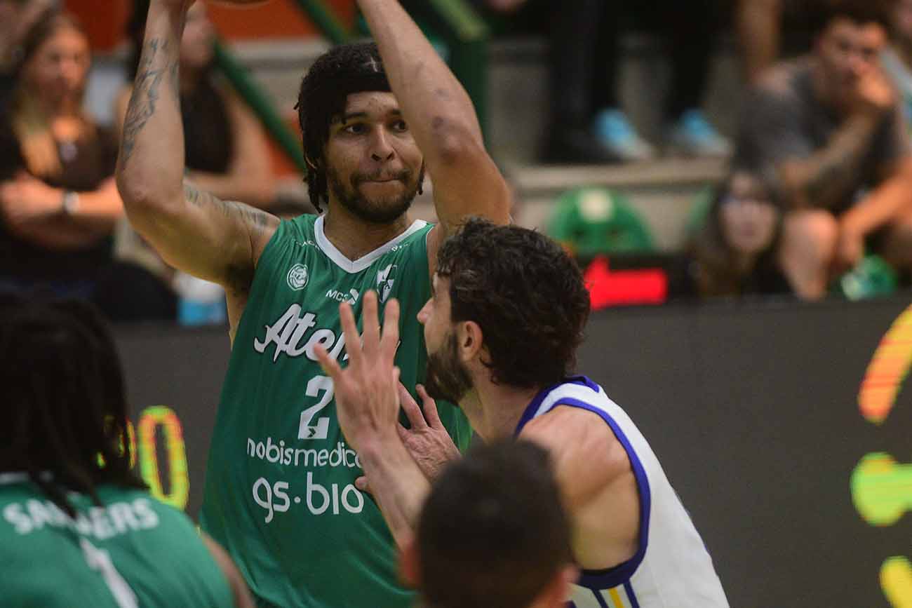 Básquet Atenas vs. Boca Juniors. (José Gabriel Hernández / La Voz)