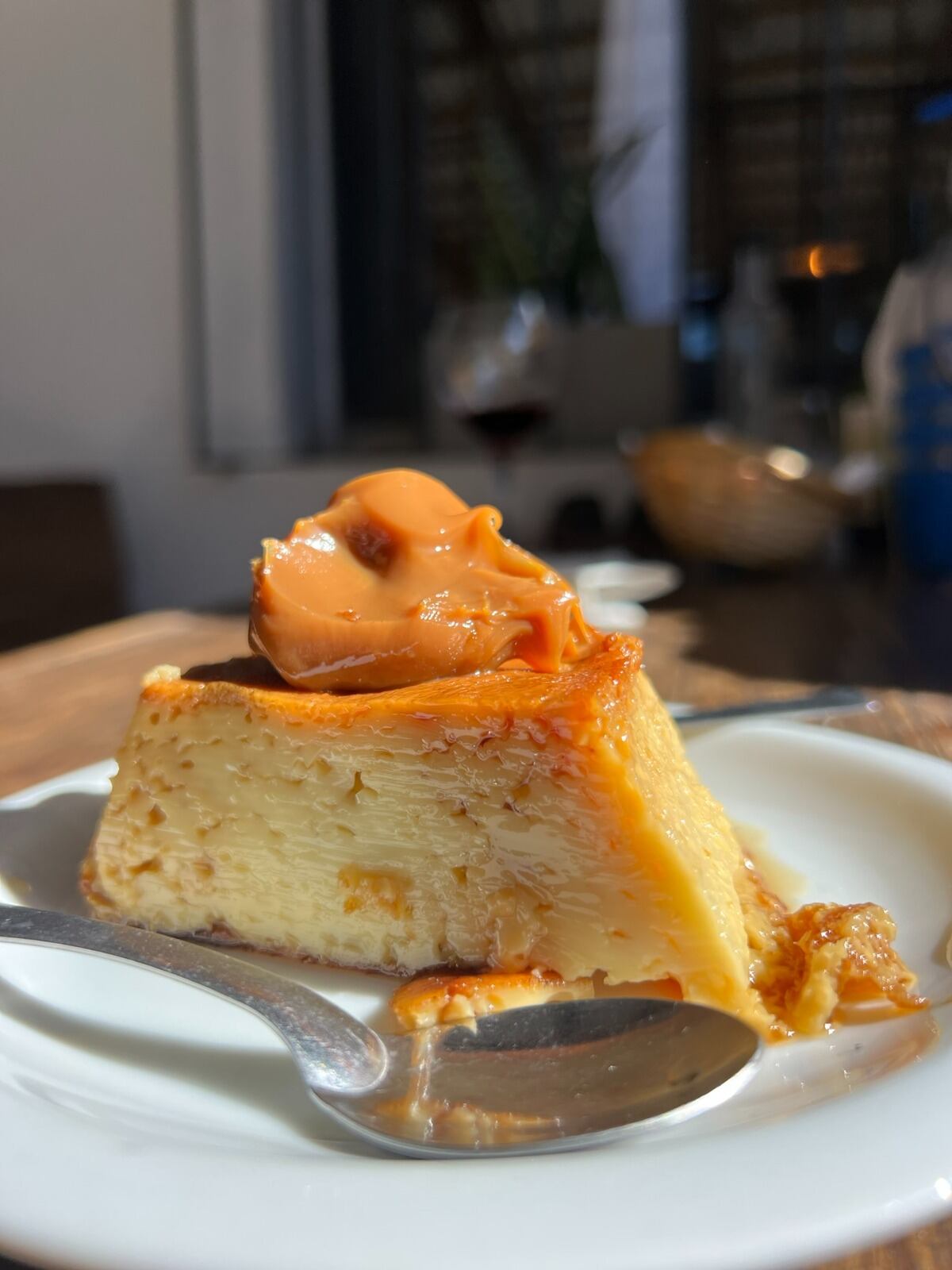 Flan en parrillada Las Piedritas, en Villa Allende.