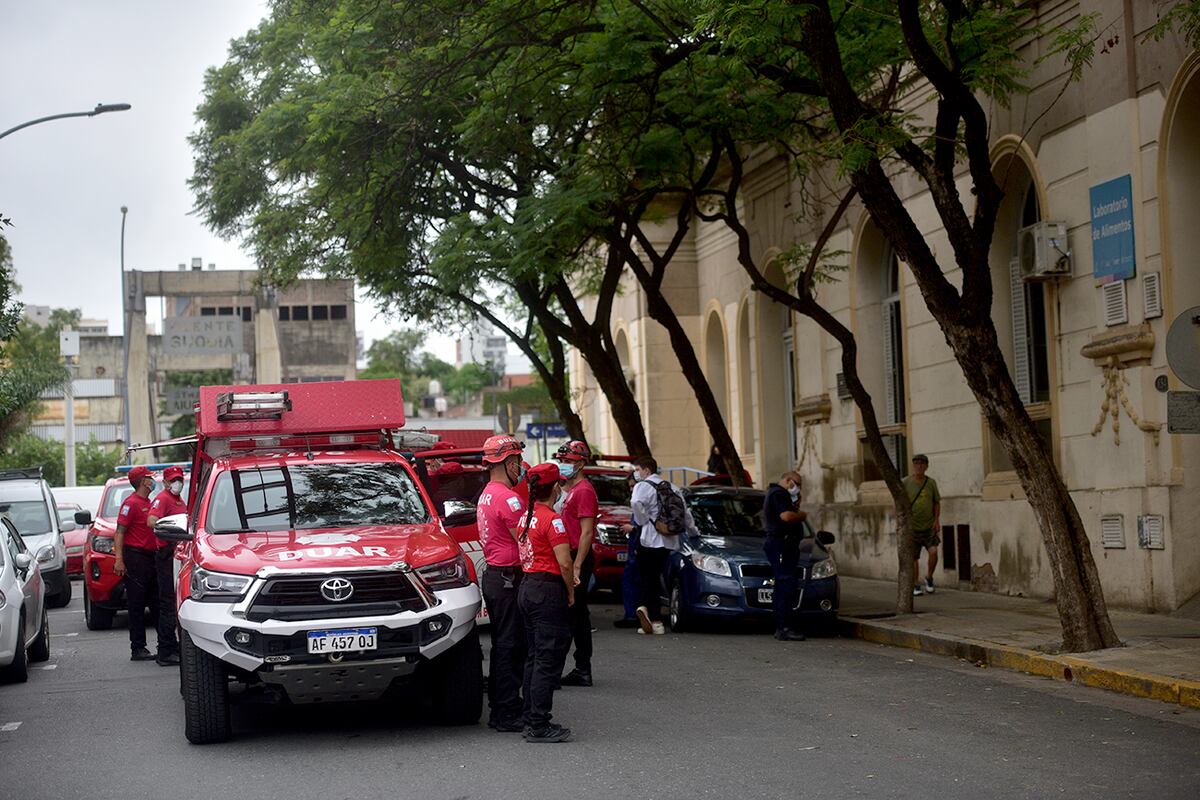 El DUAR en el Centro Odontológico Municipal de Bº Centro, donde se habría liberado una sustancia química que causó malestar en varias personas. (Pedro Castillo / La Voz)