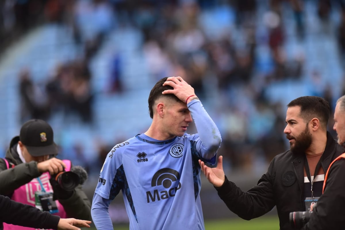 La despedida de Bruno Zapelli en Belgrano, en el Gigante de Alberdi, en el partido ante San Lorenzo, por la Liga Profesional. (Javier Ferreyra / La Voz)